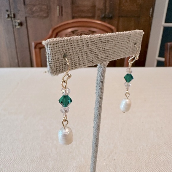Handmade Pink & Green Crystal Freshwater Pearl Dainty Dangle Earrings Gold Tone - Picture 4 of 8